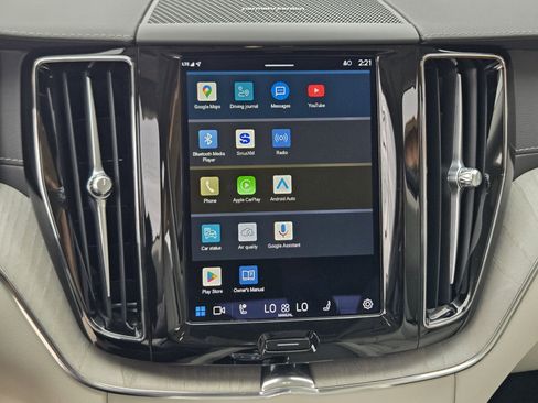 Used 2023 Volvo XC60 B5 Ultimate w/ Climate Package image 25