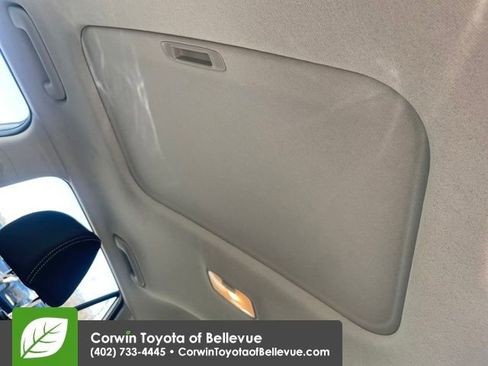 Used 2025 Hyundai Venue SEL image 20