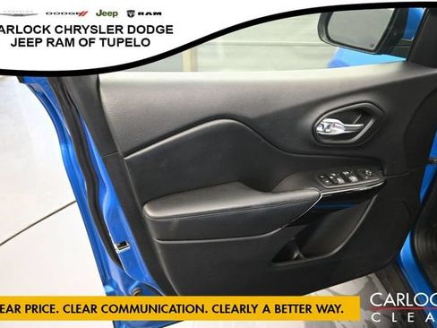 Used 2020 Jeep Cherokee Latitude Plus FWD image 12