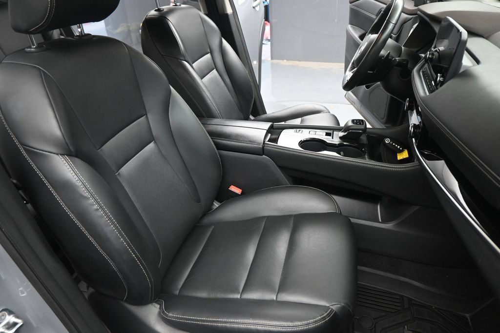 Used 2022 Nissan Rogue SL w/ SL Premium Package FWD image 16