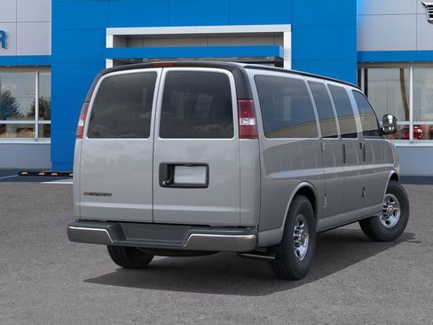 New 2025 Chevrolet Express 3500 LT w/ LT Preferred Equipment Group RWD image 4