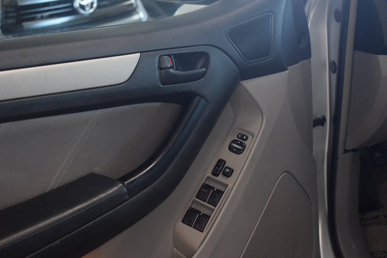 Used 2005 Toyota 4Runner Sport AWD/4WD image 14