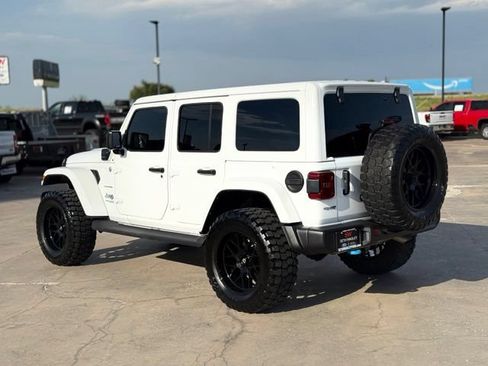 Used 2022 Jeep Wrangler Unlimited Sahara w/ Cold Weather Group AWD/4WD image 6