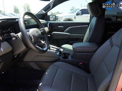 Used 2023 Chevrolet Colorado ZR2 w/ ZR2 Convenience Package III image 17