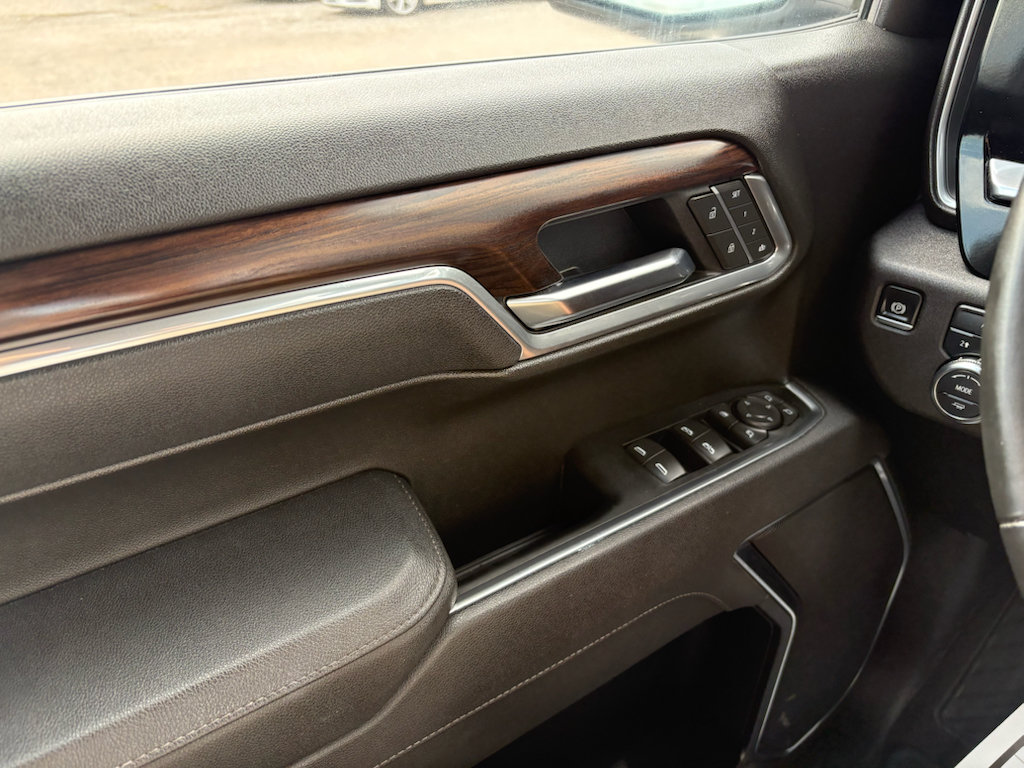 Used 2025 GMC Sierra 1500 SLT AWD/4WD image 19