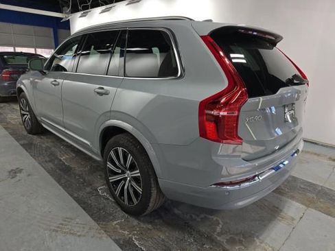 Used 2025 Volvo XC90 B5 Core AWD/4WD image 4