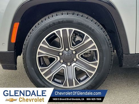 Used 2024 Jeep Wagoneer L Series II image 19