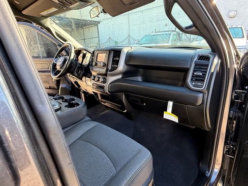 Used 2024 RAM 3500 Tradesman w/ Chrome Appearance Group image 15