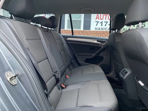 Used 2017 Volkswagen Golf S image 22