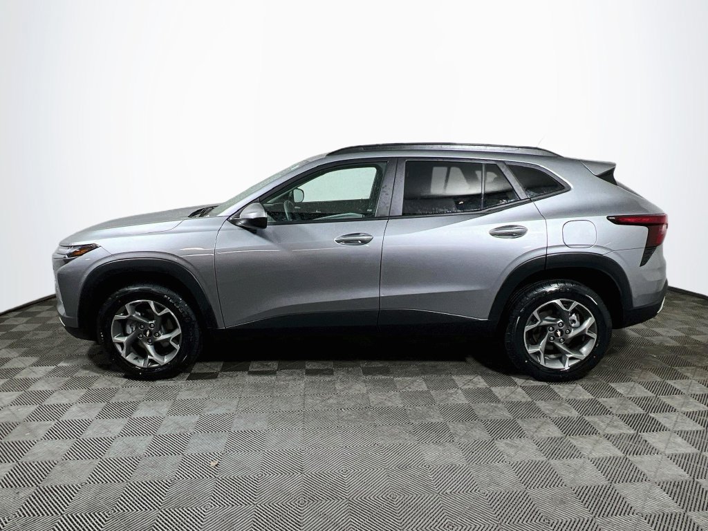 Used 2024 Chevrolet Trax LT FWD image 4