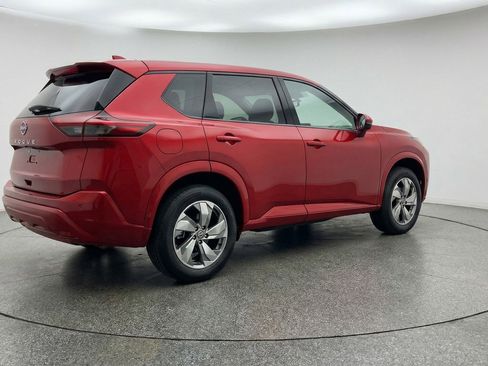 Used 2025 Nissan Rogue SV FWD image 9
