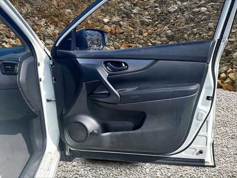 Used 2021 Nissan Rogue Sport S image 19