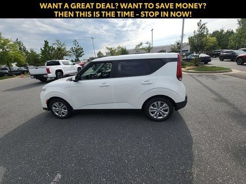 Used 2021 Kia Soul LX FWD image 8