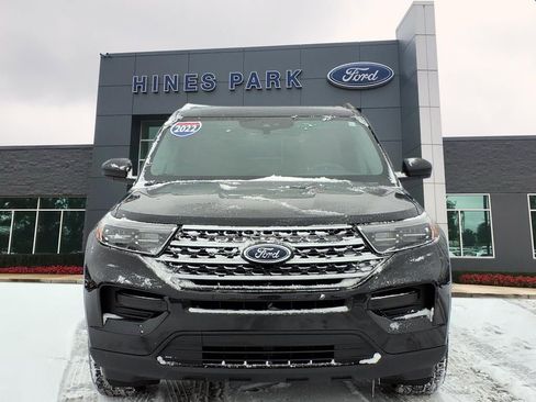 Certified 2022 Ford Explorer XLT image 2
