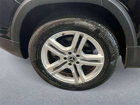 Used 2022 Mercedes-Benz GLB 250 4MATIC image 8