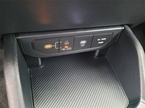 Used 2025 Kia K4 LXS image 13