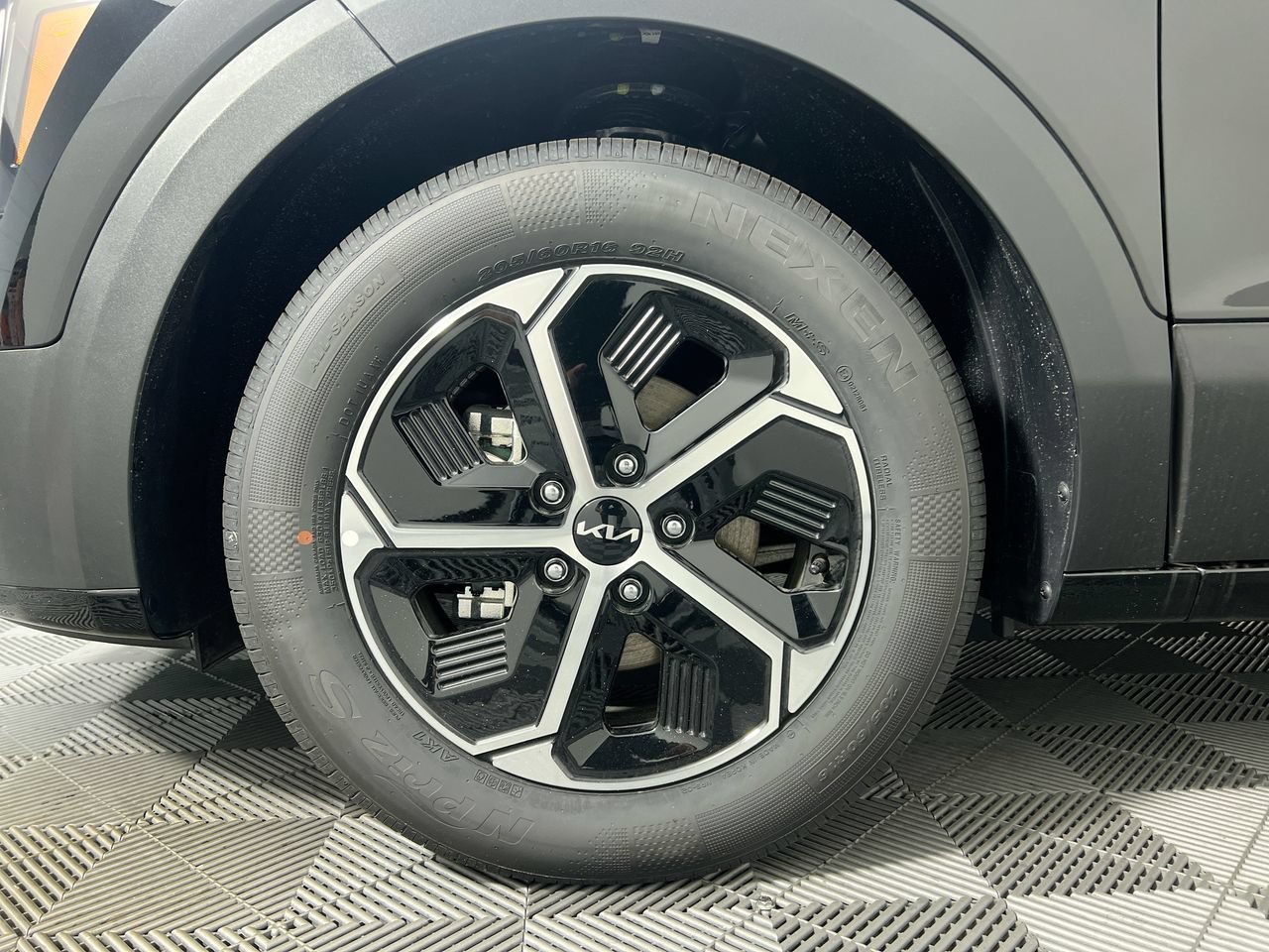 New 2026 Kia Niro EX w/ EX Premium Package FWD image 13