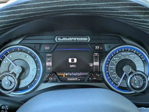 Used 2022 RAM 1500 Limited AWD/4WD image 12