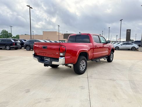 Used 2019 Toyota Tacoma SR5 RWD image 4
