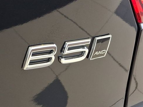 Used 2024 Volvo XC40 B5 Plus w/ Climate Package AWD/4WD image 32