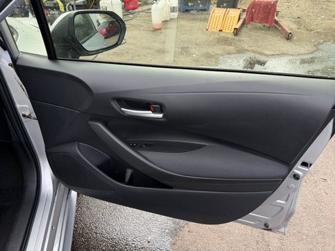 Used 2021 Toyota Corolla LE FWD image 17