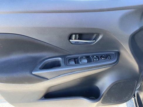 Used 2022 Nissan Versa SV image 23