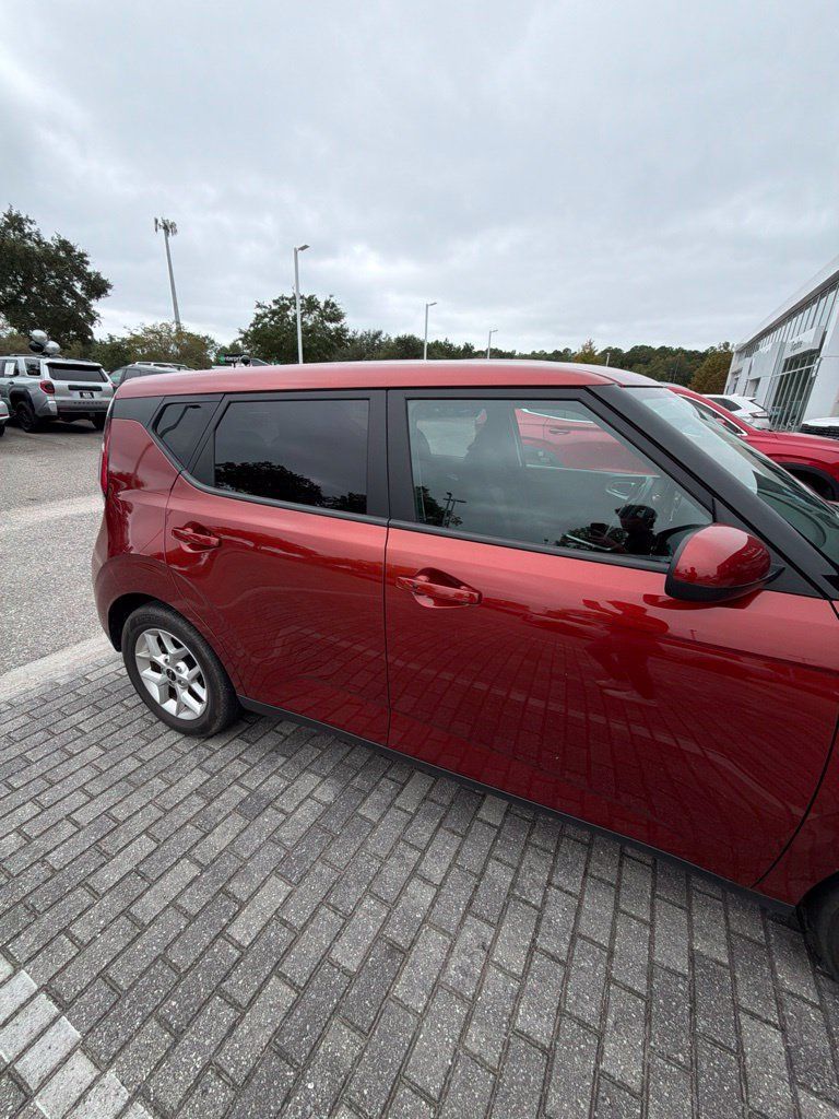 Used 2025 Kia Soul S FWD image 10