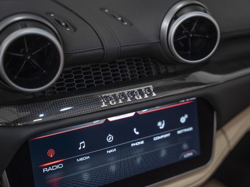 Used 2022 Ferrari Portofino M RWD image 36