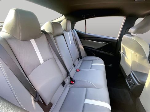 Used 2026 Toyota Camry SE w/ Convenience Package FWD image 19