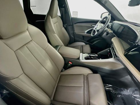 Used 2025 Audi Q5 Premium w/ Premium Plus AWD/4WD image 8