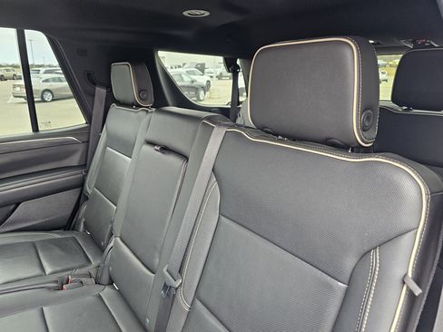 Used 2021 GMC Yukon SLT image 32