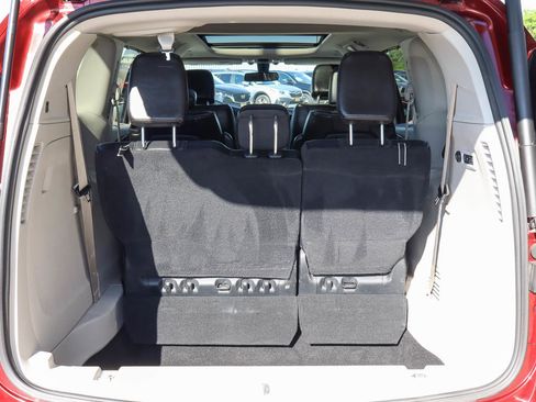 Used 2020 Chrysler Pacifica Limited FWD image 21