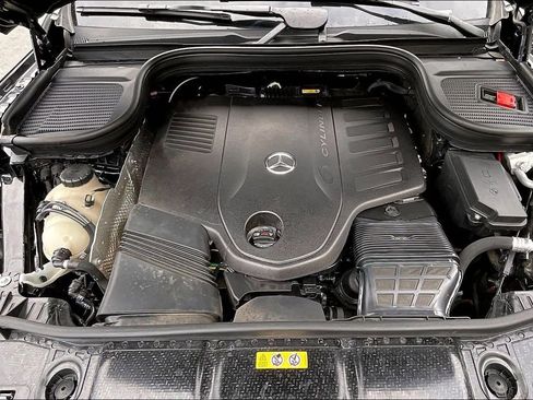 Used 2024 Mercedes-Benz GLS 450 4MATIC image 31