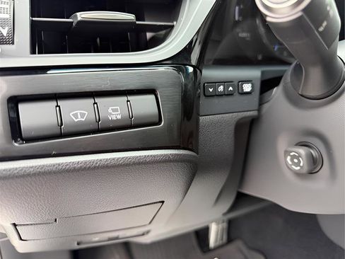 Used 2023 Lexus ES 350 F Sport w/ Accessory Package (Z2) image 17