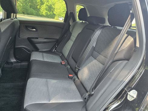 Used 2023 Nissan Rogue SV AWD/4WD image 25