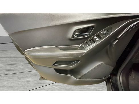 Used 2020 Chevrolet Trax LS image 10