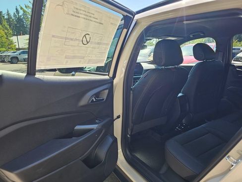 New 2026 Chevrolet Trax RS w/ Driver Confidence Package FWD image 19
