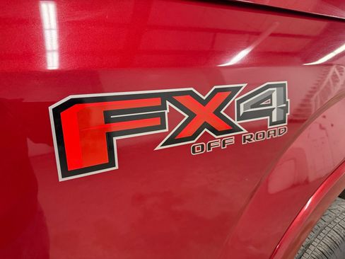 Used 2016 Ford F150 Lariat w/ Equipment Group 502A Luxury AWD/4WD image 5