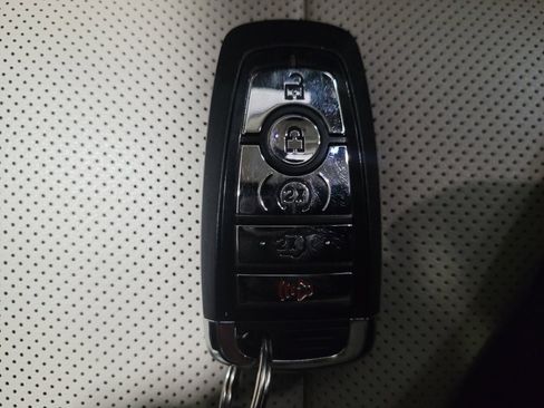 Used 2022 Lincoln Corsair AWD w/ Equipment Group 101A image 32