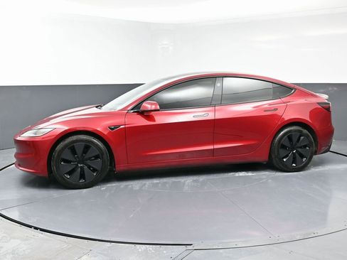 Used 2024 Tesla Model 3 Standard Range image 5