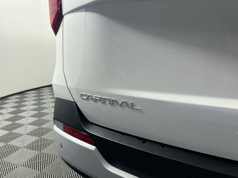 New 2026 Kia Carnival EX image 5