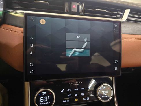 Used 2023 Jaguar XF R-Dynamic SE image 29