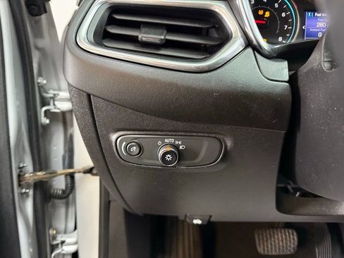 Used 2019 Chevrolet Equinox LT image 24