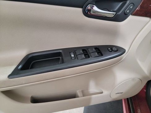 Used 2010 Chevrolet Impala LTZ FWD image 14