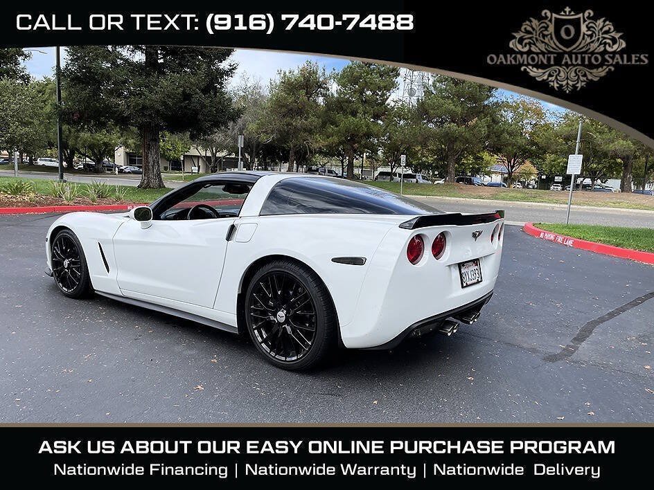 Used 2011 Chevrolet Corvette Coupe w/ 1LT RWD image 8