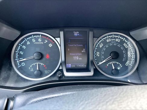 Used 2017 Toyota Tacoma SR5 w/ Tow Package image 24