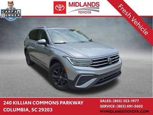 Used 2024 Volkswagen Tiguan SE FWD image 1