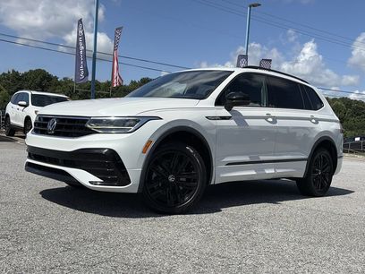 Used 2022 Volkswagen Tiguan SE R-Line