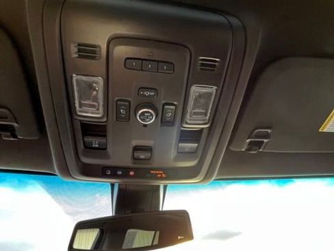 Used 2021 GMC Yukon SLT w/ SLT Luxury Package image 46