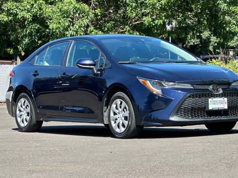 Used 2022 Toyota Corolla LE FWD image 9